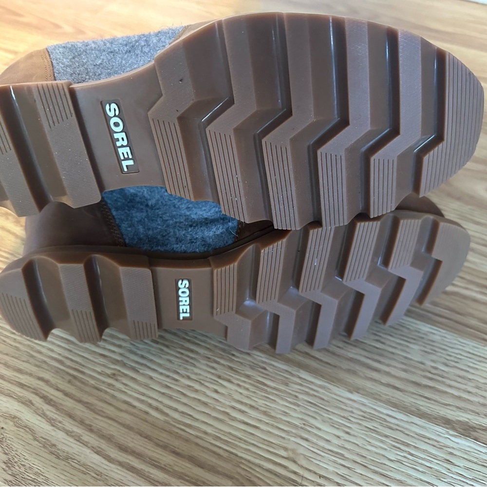 NWT Sorel Boots - Picture 3 of 4